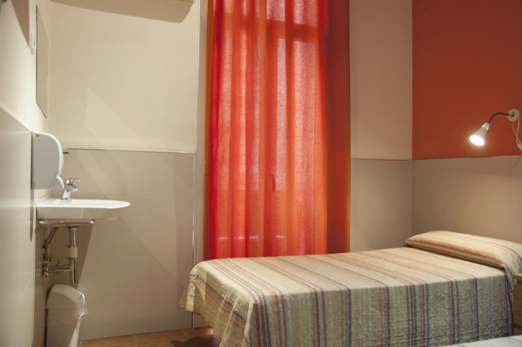 Camera Singola con Bagno in Comune
