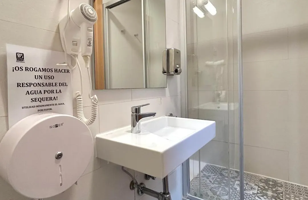 Be Ramblas Guest House-1